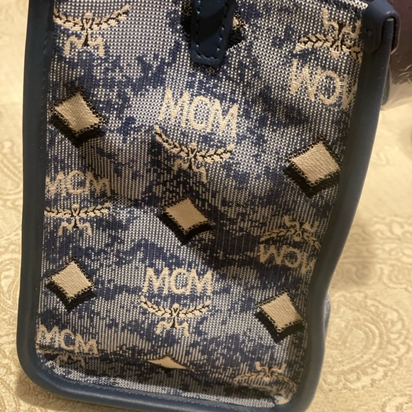 MCM BOSTON MINI VINTAGE JACQUARD MONOGRAM BLUE CANVAS & LEATHER BAG - Picture 6 of 10